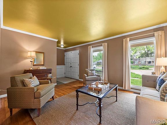 5th image of 830 Montmartre Ct