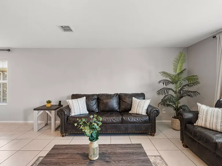 709 Odlozil Ln — Photo 14