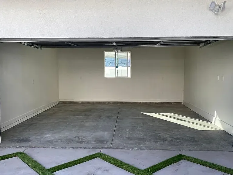 5639 Riverton Ave — Photo 21