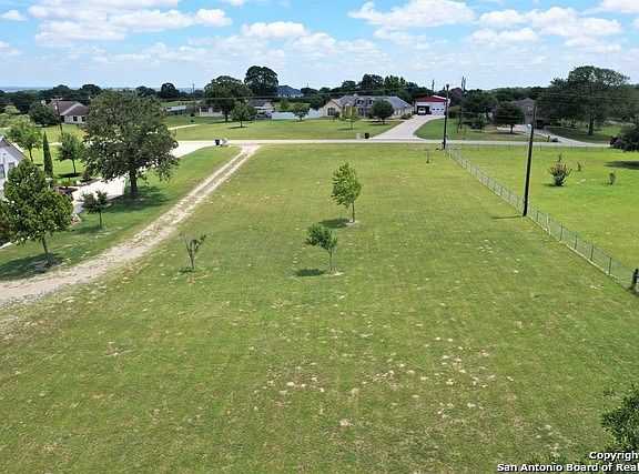 2nd image of 1452 Country Hills Dr