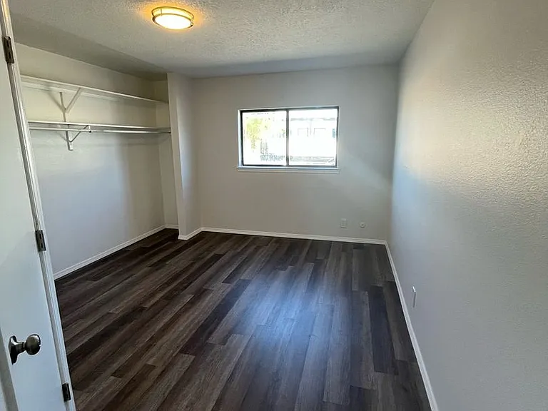 437 Mesilla St SE — Photo 4