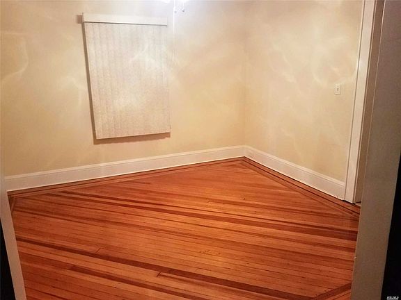 5th image of 135 Poplar St
