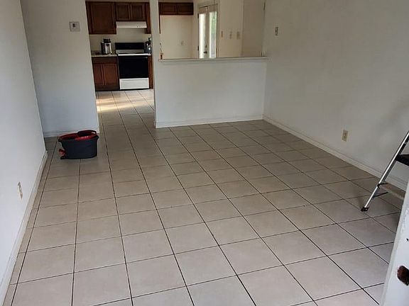 2nd image of 2526 Gibbens St