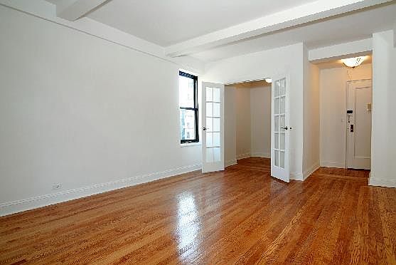 3rd image of 101 7th Ave #14B