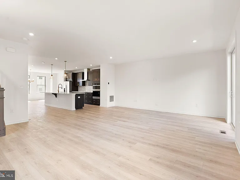6230 Folly Ln — Photo 22