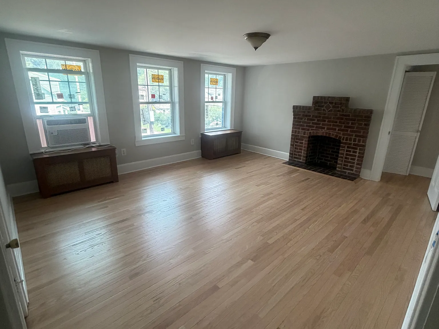 52 Columbia Ave — Photo 3
