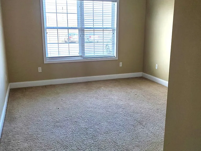 Sterling Ridge Apartments — Photo 29