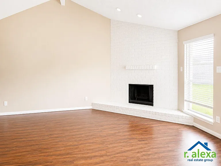 3038 Mosby Dr — Photo 3
