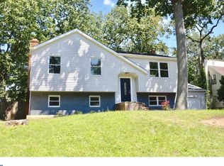 46 Forrest Dr, Sicklerville, NJ 08081