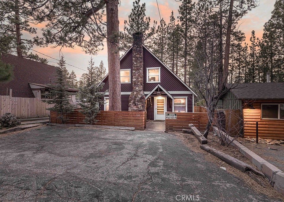 1st image of 332 Vista Ln