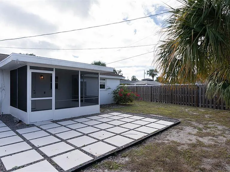 2233 Michele Dr — Photo 10
