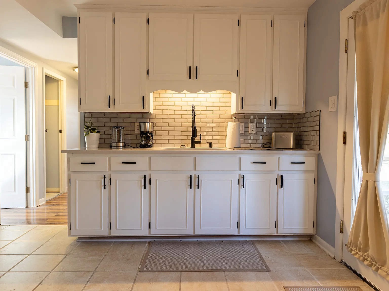 2 bed, 975 sqft, $1,800 — Photo 1