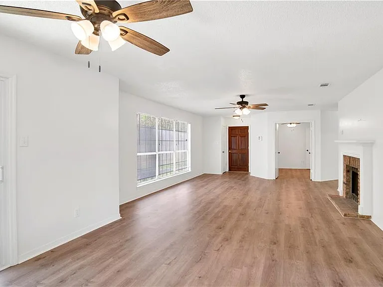 5631 Bentley Ln — Photo 8
