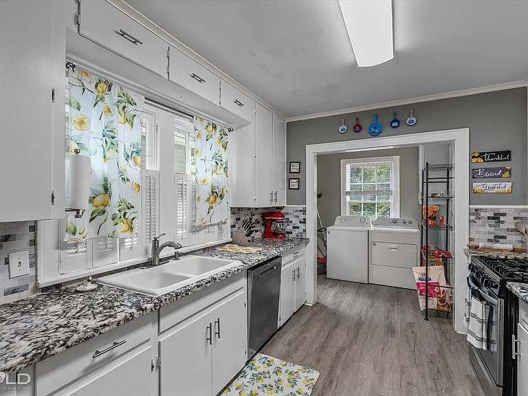 3936 Baltimore Ave — Photo 17