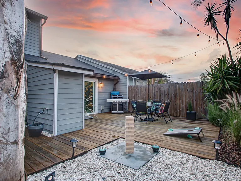 660 Aquatic Dr — Photo 65