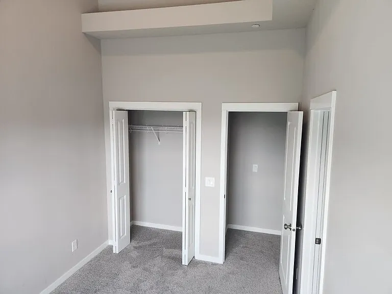 301 SE 11th St #703 — Photo 17
