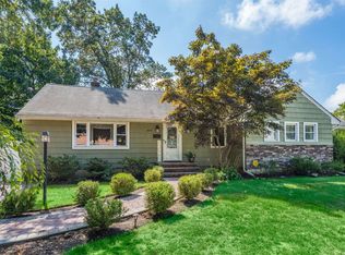 2890 Morgan Dr, Wantagh, NY 11793