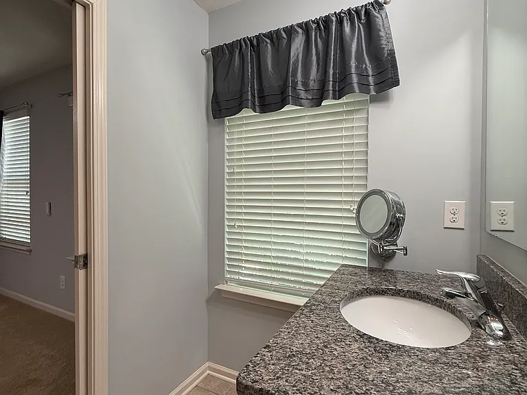 7007 McLothian Ln — Photo 14