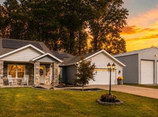 412 Noah Ln, Carterville, IL 62918
