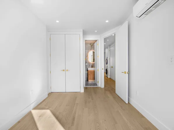 480 Bergen Street image 7 of 15