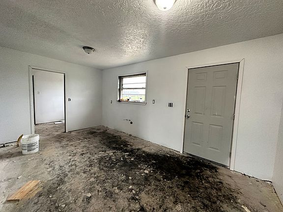 3rd image of 5336 Lakeside Dr