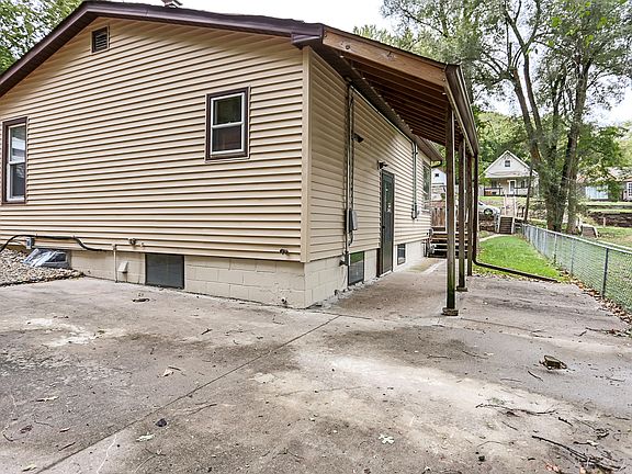 5th image of 127 Hunter Ave