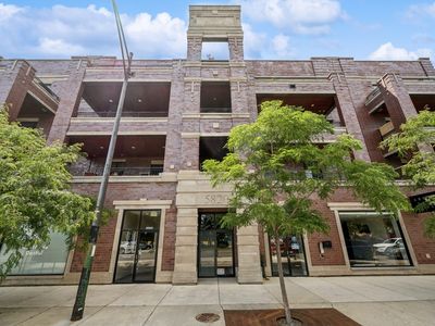 5820 N Clark St #407, Chicago, IL, 60660