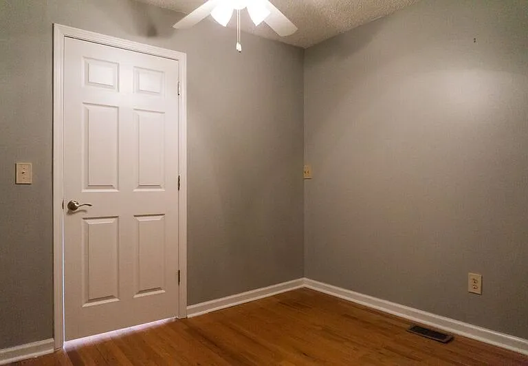 137 Colony Dr — Photo 12
