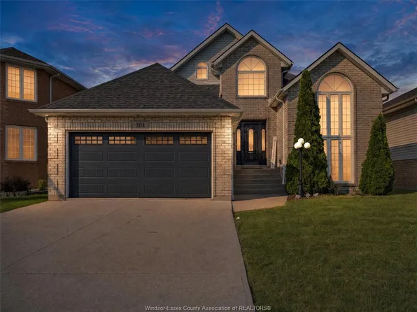 204 Hampton Cres, Windsor, ON N9E 4M4