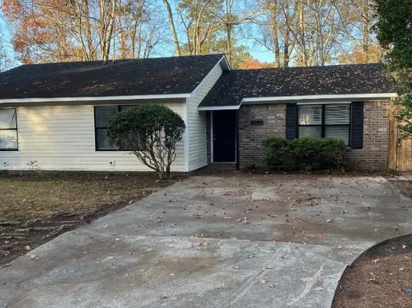 105 Drake Ct #A, Summerville, SC 29483