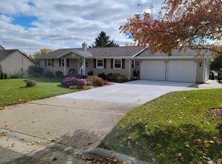 442 Waveland Rd, Janesville, WI 53548