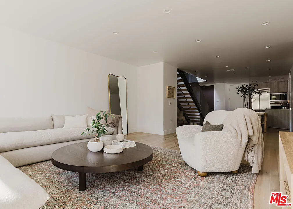 2 bed, 2.0 bath, 1993 sqft, $13,495 — Photo 4
