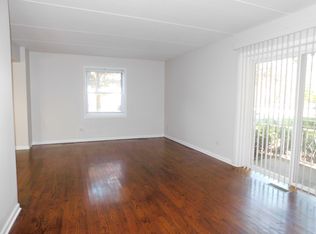 2608 Central St #1E, Evanston, IL 60201