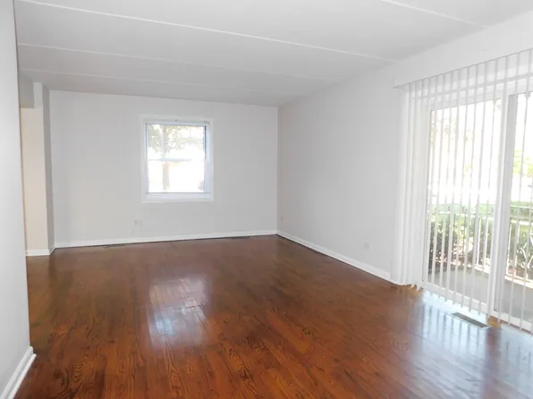 2608 Central St #1E, Evanston, IL 60201
