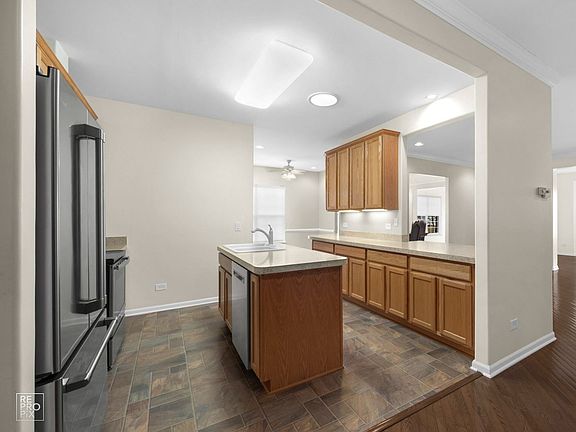 5th image of 49 Rocking Horse Ln