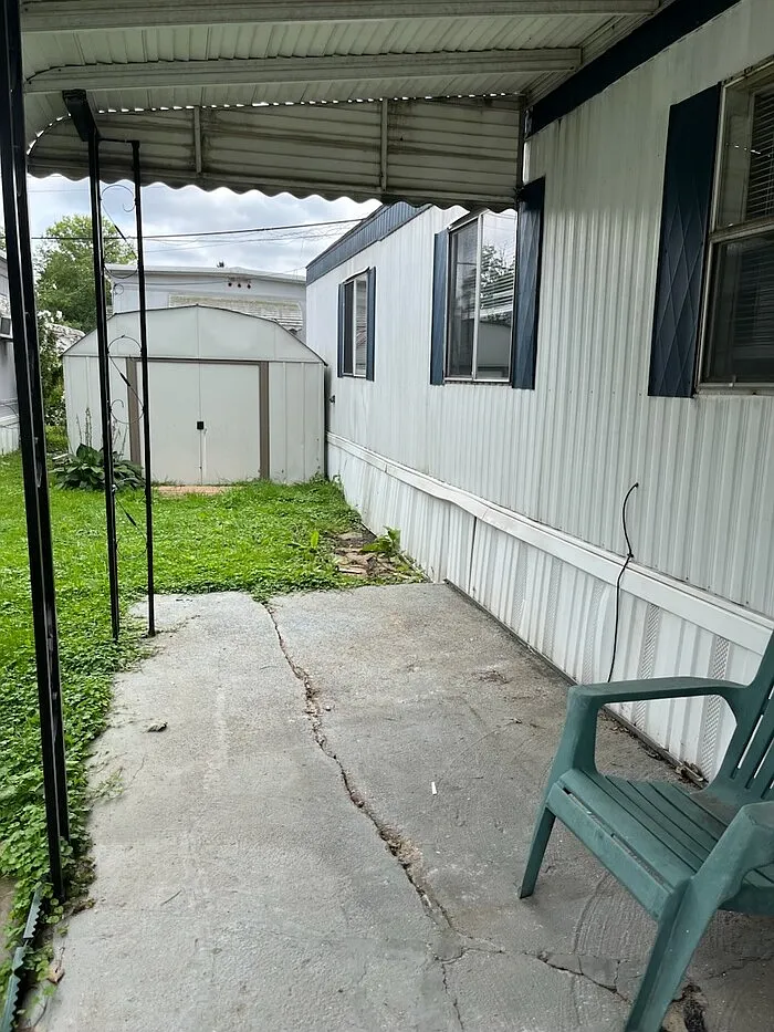 2 bed, 1.0 bath, $800 — Photo 2