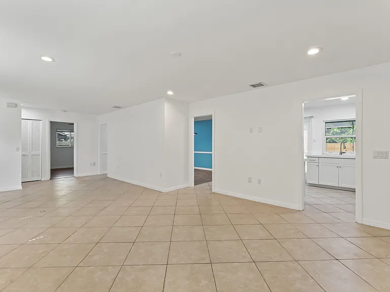 4404 Meadow Creek Cir — Photo 4