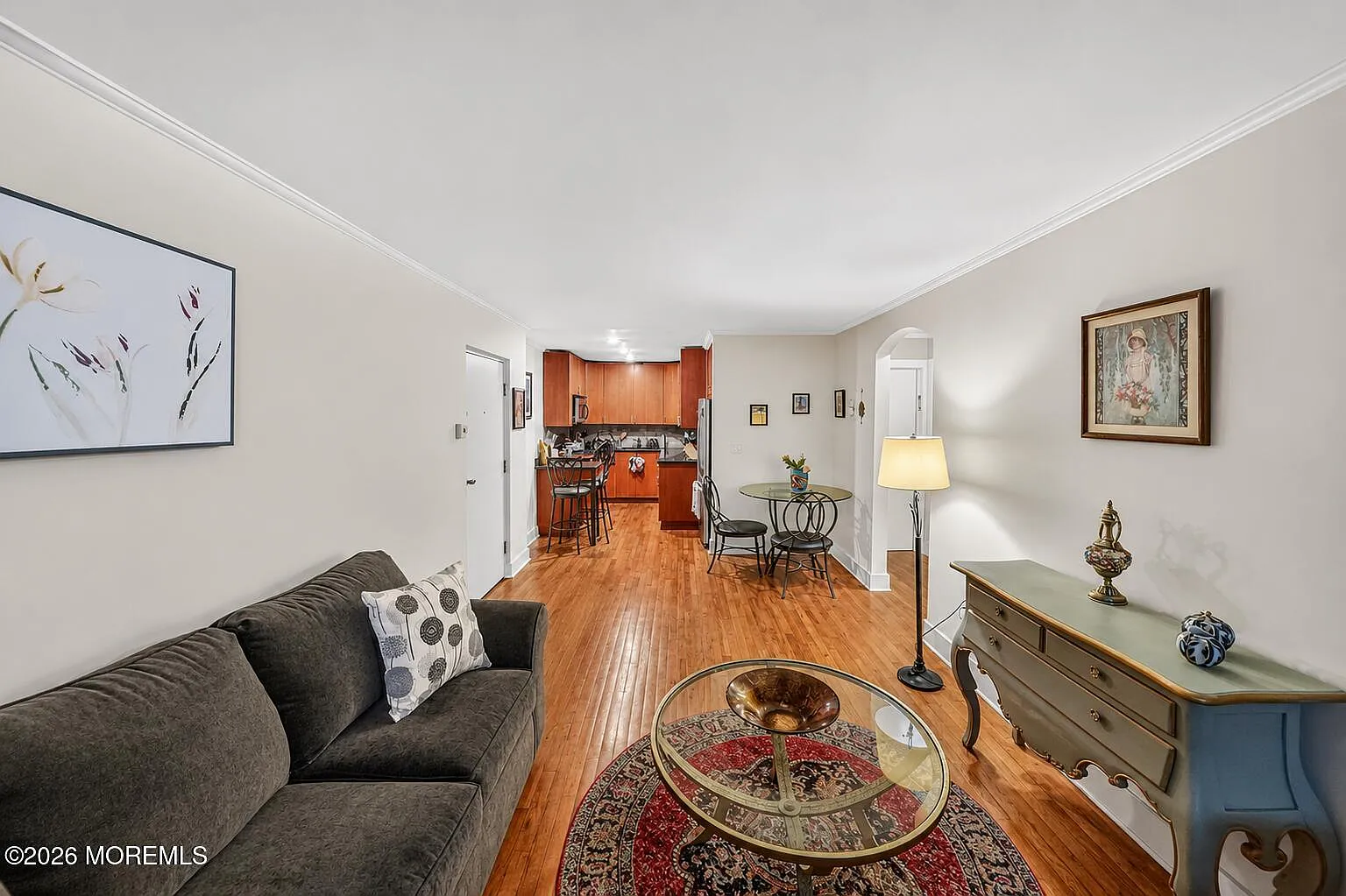 2 bed, 717 sqft, $2,700 — Photo 4