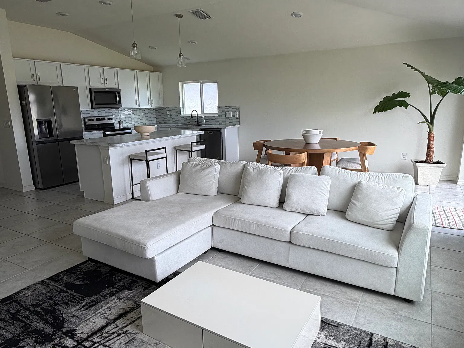 4 bed, 1707 sqft, $1,800 — Photo 3
