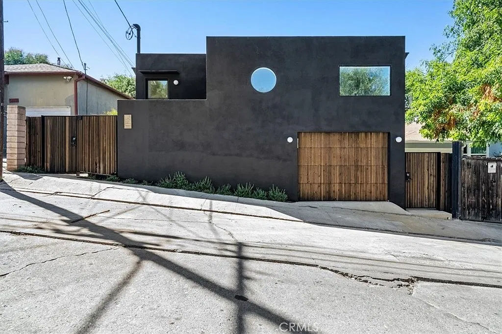 1 bed, 640 sqft, $2,800 — Photo 1