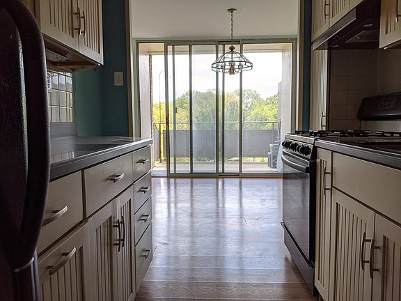 3rd image of 6641 Wakefield Dr APT 510