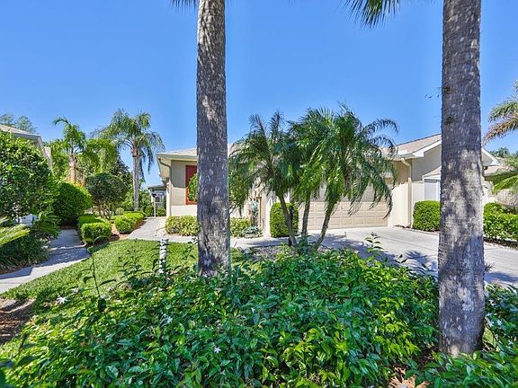 3rd image of 723 Tremont Greens Ln
