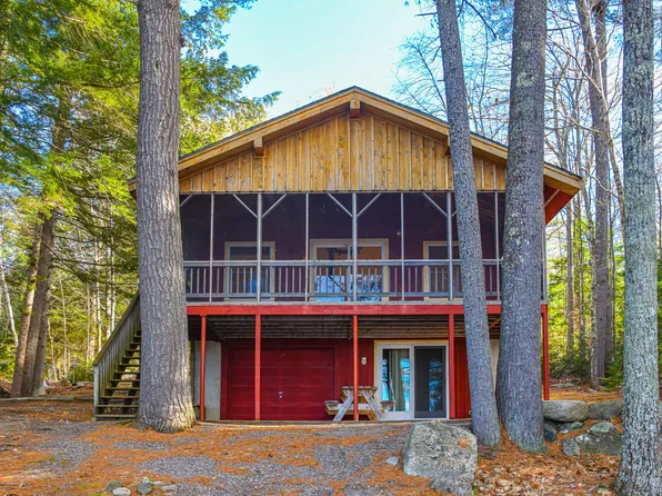 18 Primrose Lane, Naples, ME 04055