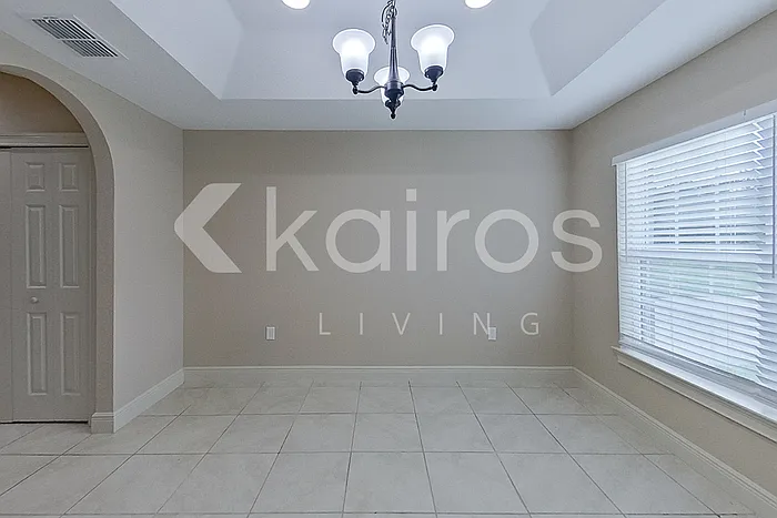 3 bed, 2.0 bath, 1936 sqft, $1,965 — Photo 4