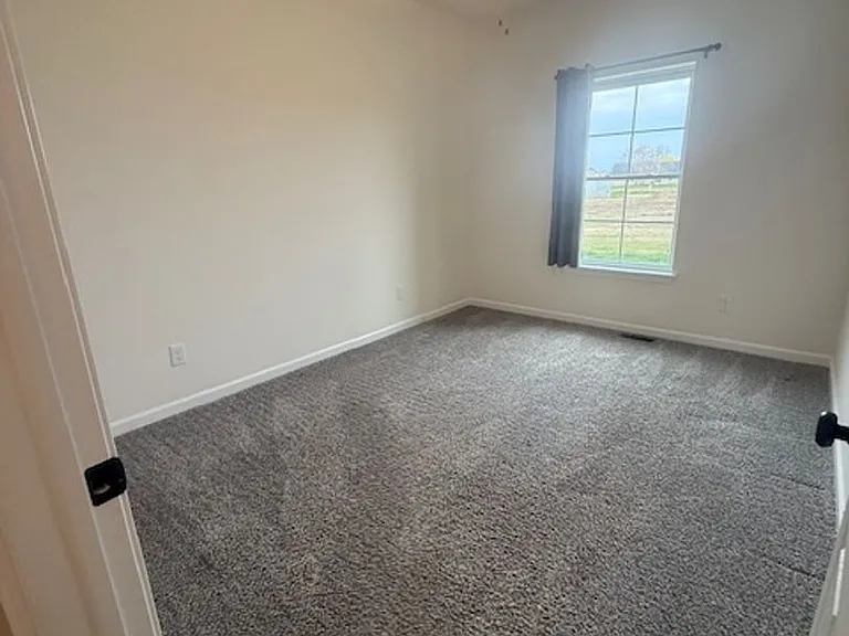 701 Stephanie Ct — Photo 15