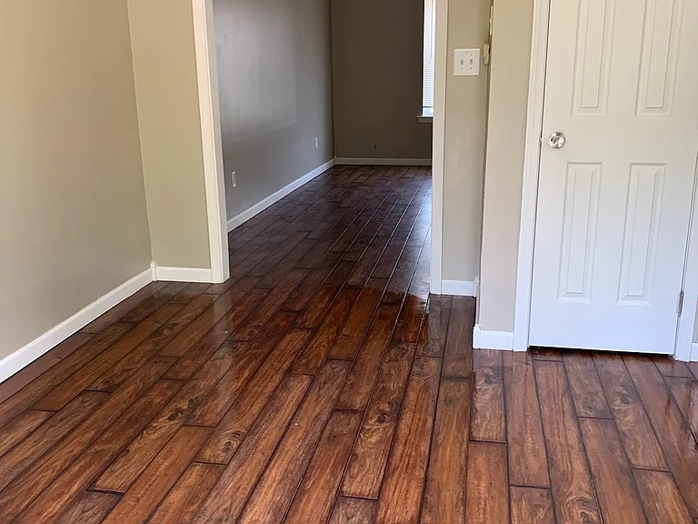 Oakcrest Apartments — Photo 21