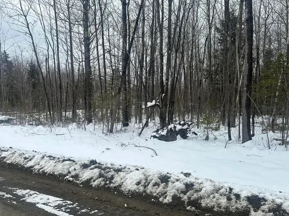 6 Easy Street, Fairfield, ME 04924