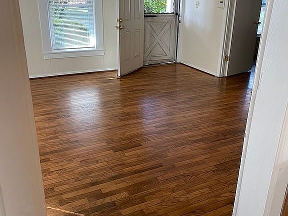 2nd image of 1318 W Florida St