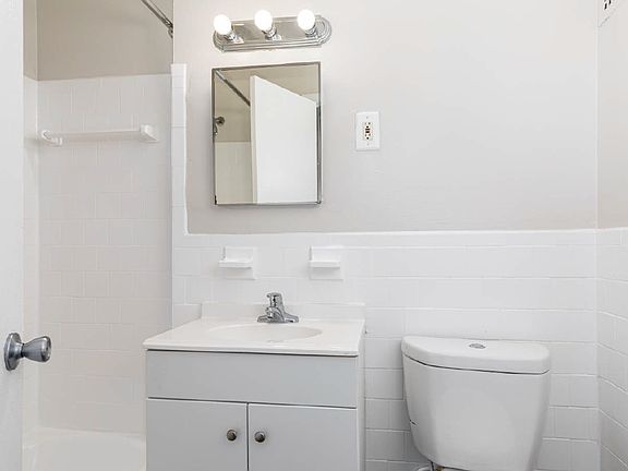 5th image of 3215 Swann Rd #3225-101