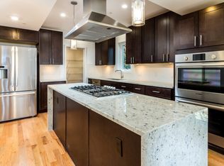 913 New York Ave, Union City, NJ 07087